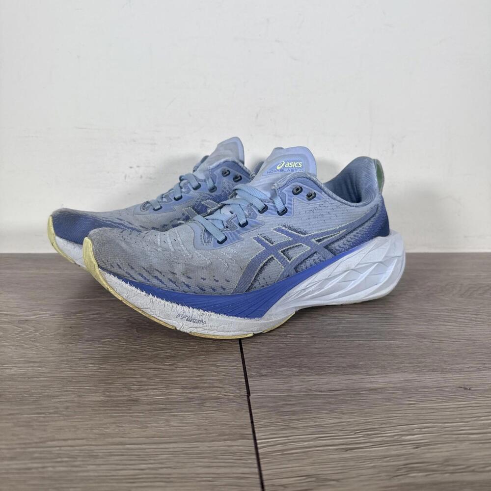 ASICS Novablast 4 #1012B510 Women’s Size 9 Light Blue Running
